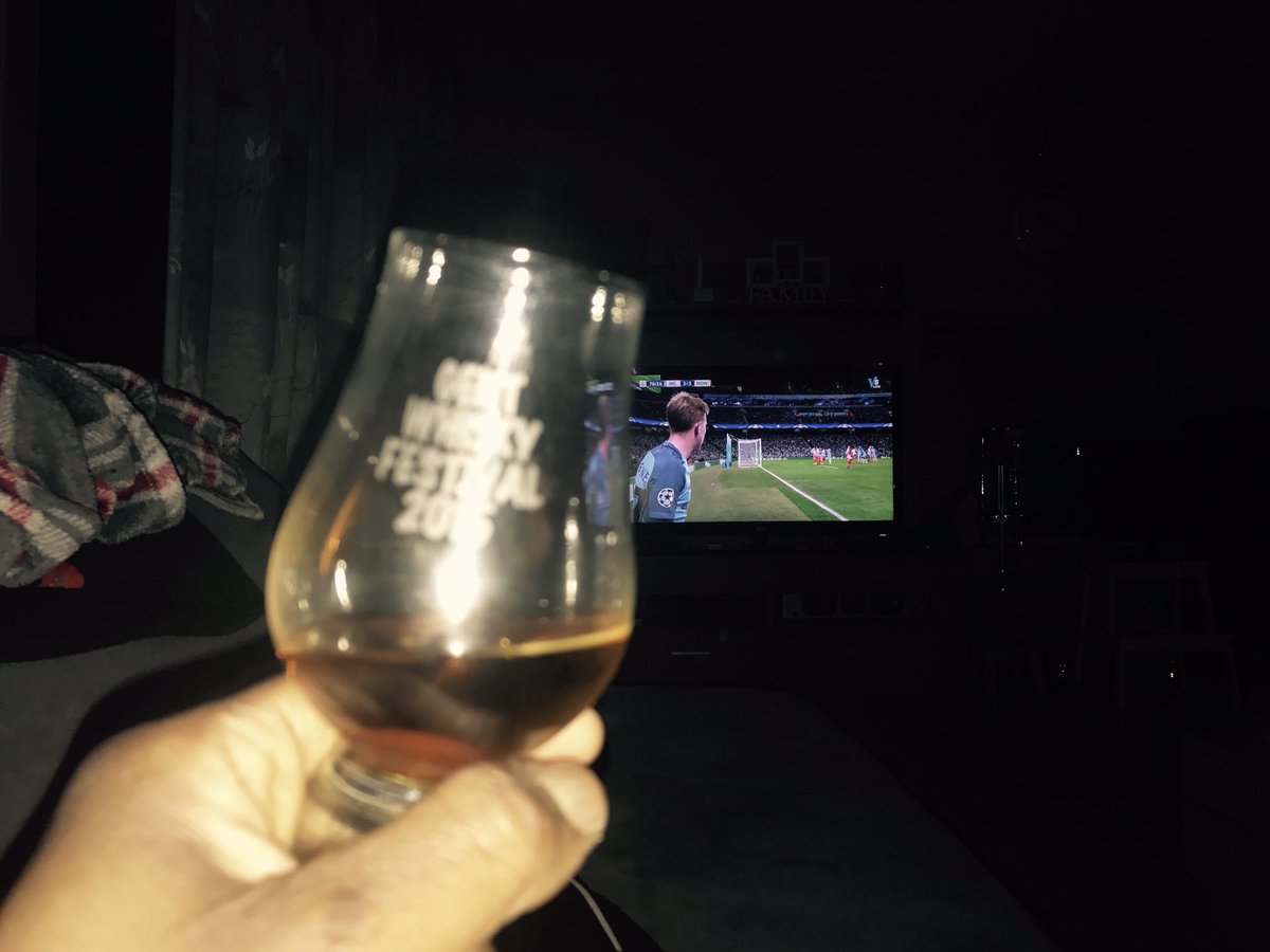 Perfect evening with my #TheGlenRothes 2001 #UCL #manmon @ManCity vs @AS_Monaco @WhiskySociety @TheGlenrothes