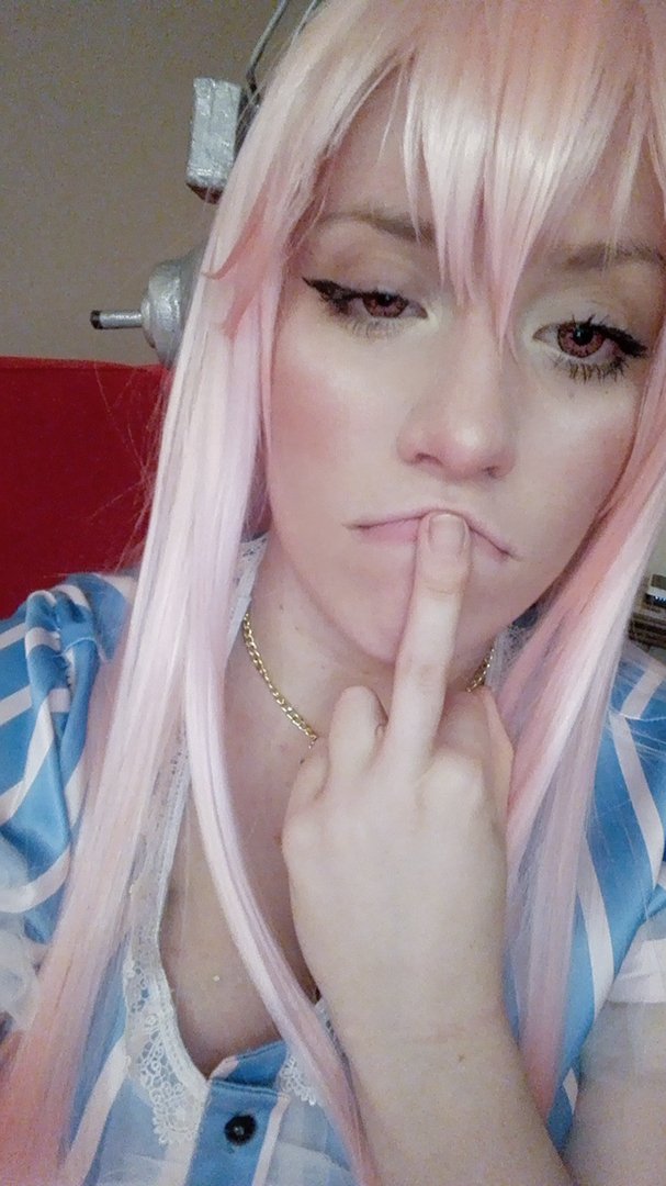 KatiaMeraki's tweet photo. Cuando dicen que Super Sonico es solo tetas.
#memecosplaychallenge https://t.co/kQ6HN8Umfa