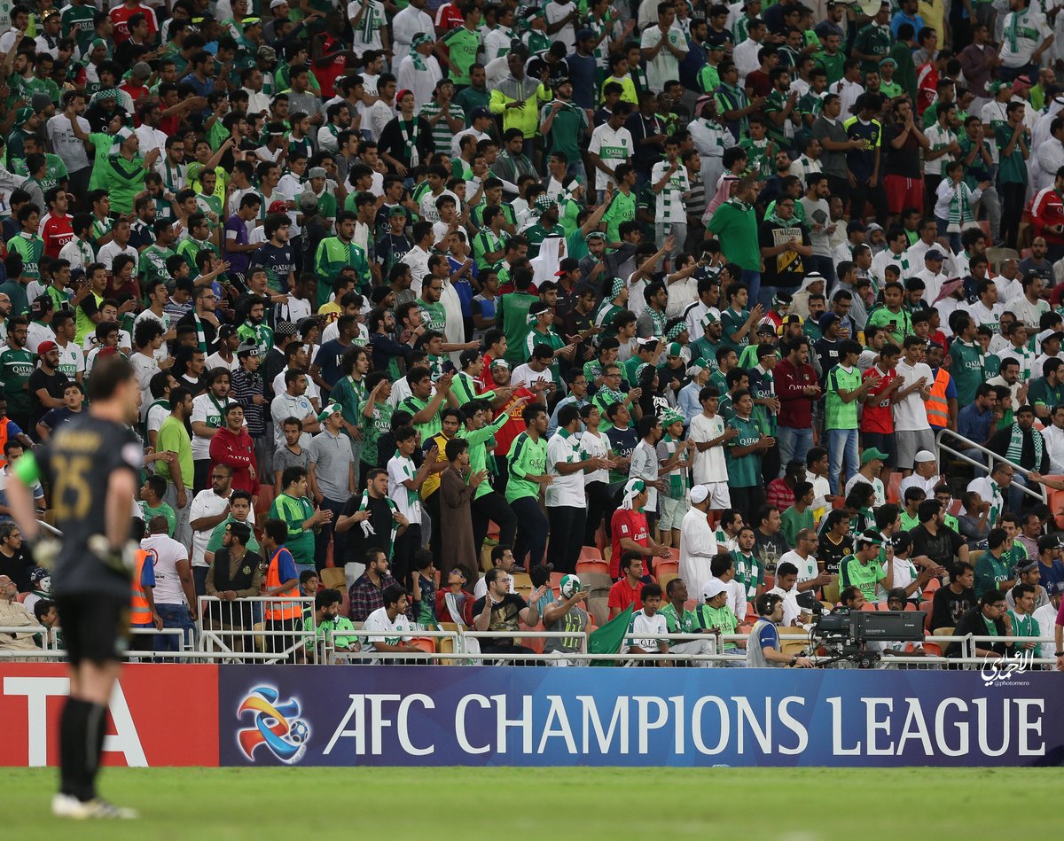 Photomero's tweet photo. افضل جمهور سعودي وخط النار والعلامه الفارقه فكل مباراه 💚

شكراً للعشاق 💚💚 ، شكراً للمجانين 💚💚

#الاهلي 

#تصويري ، #تصوير_عمار https://t.co/jm0x8aZBQ0