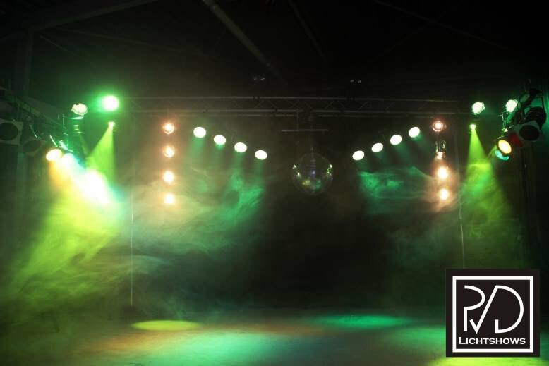 PVDlichtshows's tweet photo. #PVD Het juiste licht, de juiste sfeer! Complete verzorging v lichtshows.
#band #dj #optreden #bruiloft #party #coverband #feest #evenement https://t.co/v81CXq7eUf