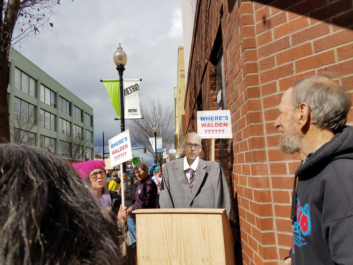 AliceDiMicele's tweet image. #whereswalden Only a paper cut-out at @repgregwalden office. We want the real thing please! #townhall @Indivisibleteam @IndivisibleORD2