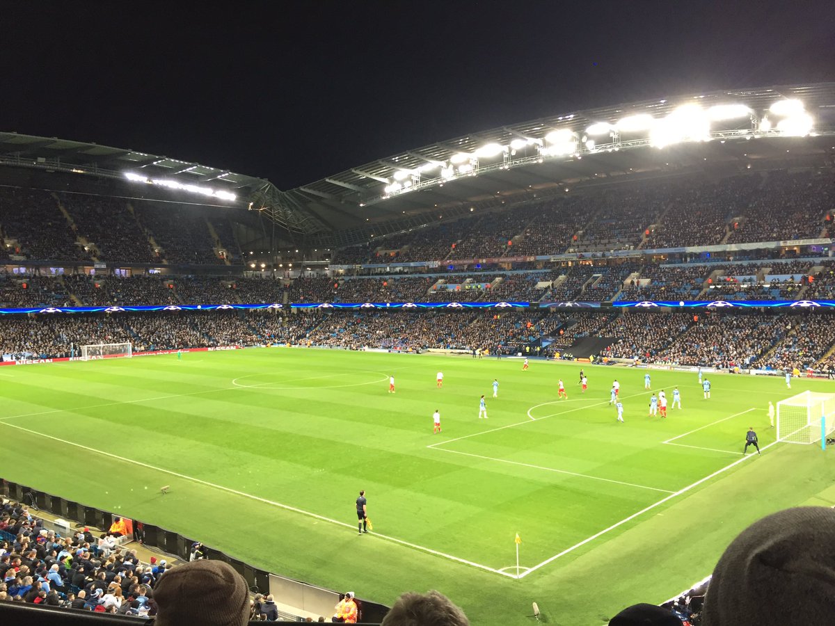 tombailey90's tweet photo. What a night to get offered a free ticket. #footy #topblue https://t.co/seNmrBpruL