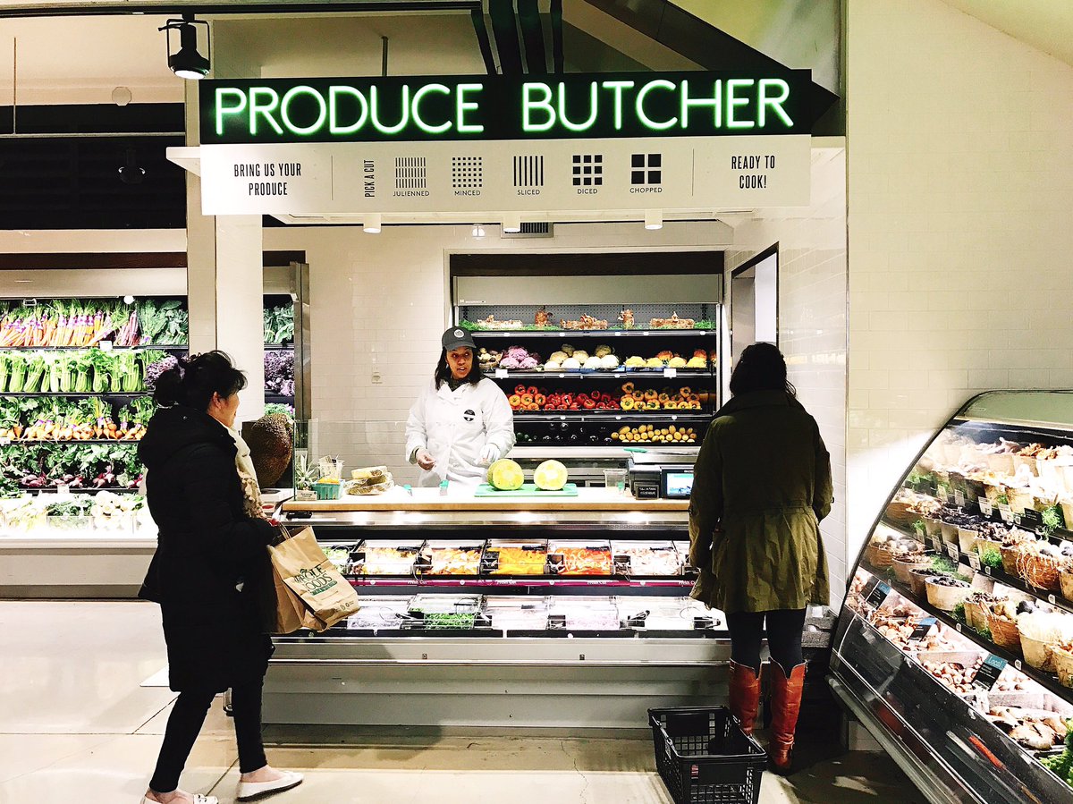 IvyAckerman's tweet photo. Best in Cut: digging the new #ProduceButcher at the Bryant Park @WholeFoods #FoodTrends2017 #🥒 https://t.co/Jc6ENxWx5e