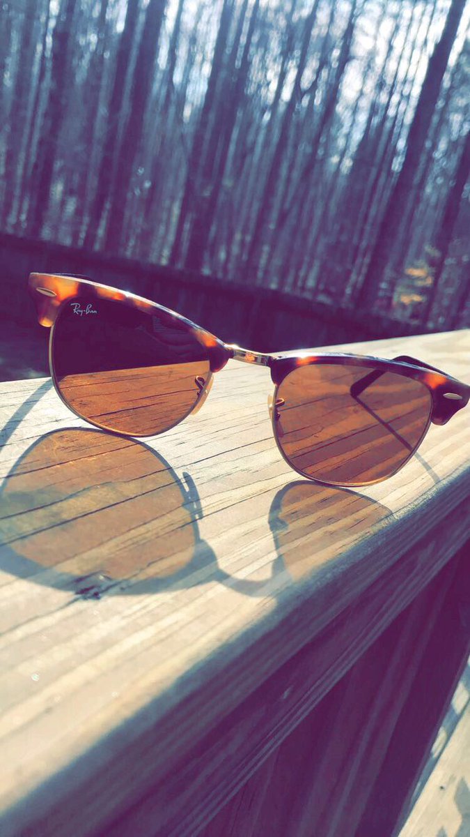 GraceALShort's tweet photo. @ray_ban Love my new Ray Bans😍 https://t.co/wvTCw5l2zV