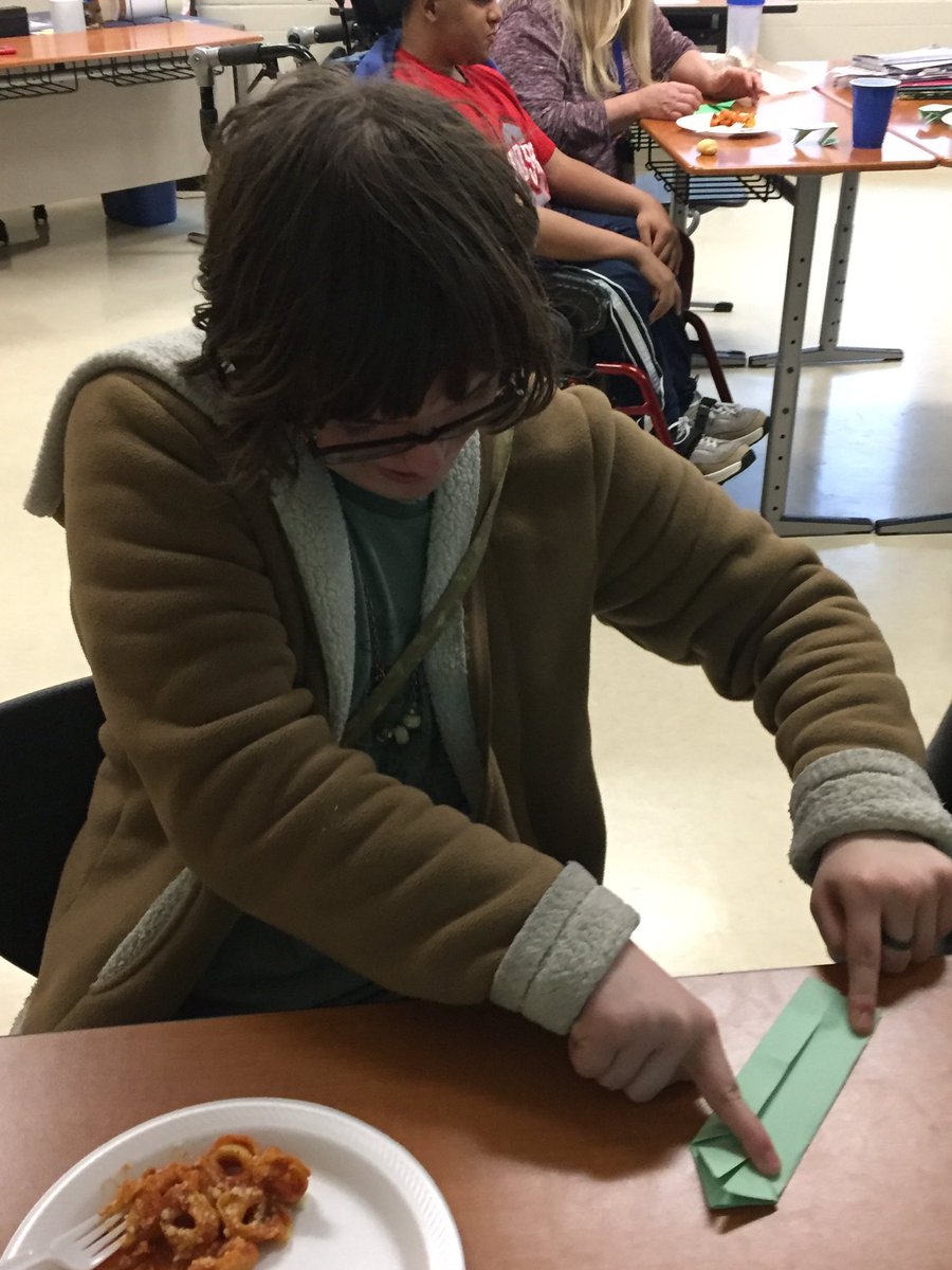 rushdawg_HHS's tweet photo. Studying different cultures! We had food from Germany, Italy, &amp; Japan! And Miss. Miller taught us origami! @nate_huffman4 #hlsdscots https://t.co/UE3S1fGtom
