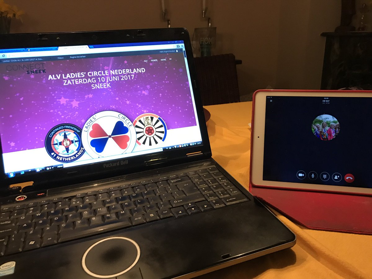 Vanavond was vergadering Hoofdbestuur via Skype. Alle schermen in gebruik 😀
