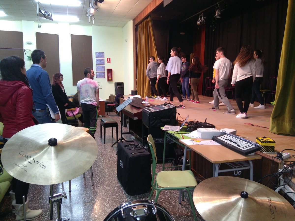 InfanteMusical's tweet photo. @infantemusical Preparando la producción de este año:CHICAGO.Salón de actos de @infantefadrique https://t.co/K5I0mSMqeo