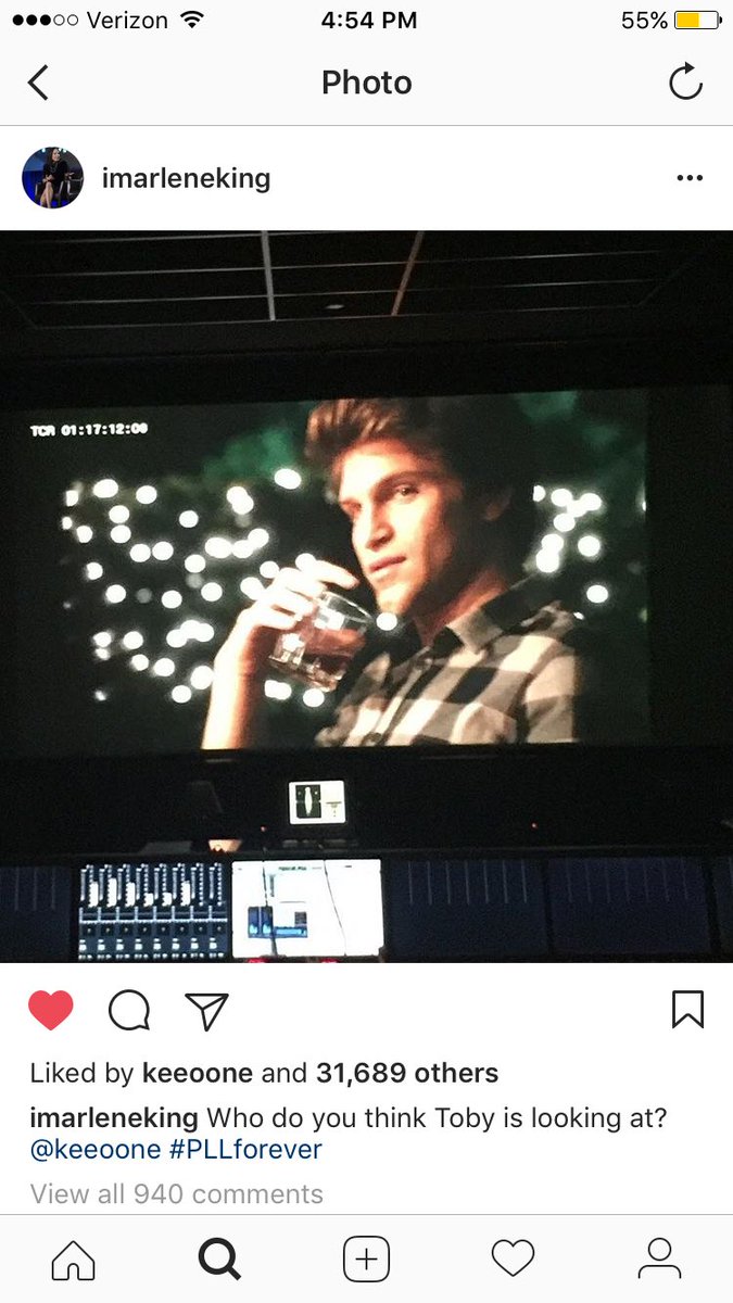 Spoby101's tweet photo. TOBY IS LOOKING AT SPENCER 💍💜 https://t.co/hCvu49mDpI