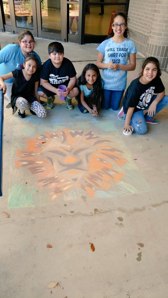 BrittMusicClass's tweet photo. Practicing for Chalkfest!! #EversStrong https://t.co/VKiqeRNHjn