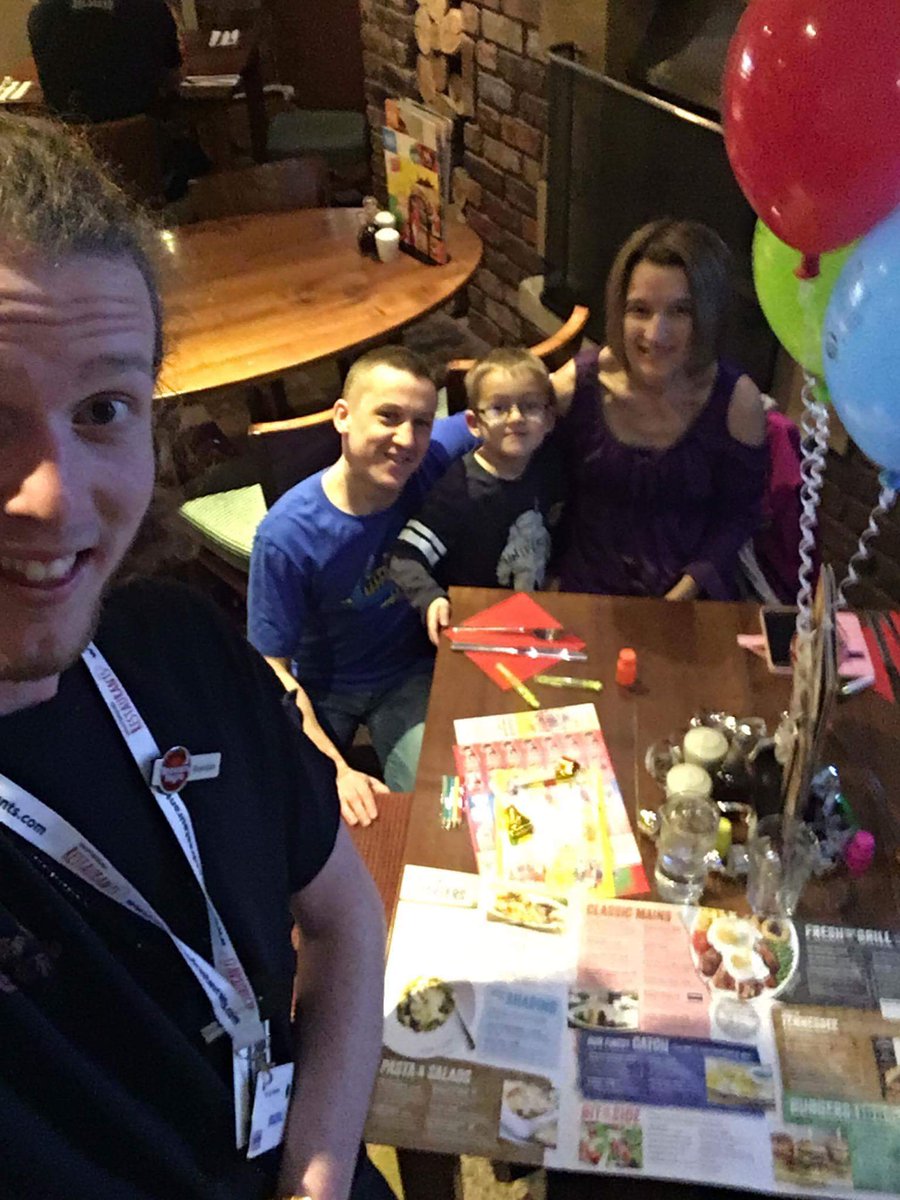 Brendon making a little party table for a boys 6th birthday 🎉🎊🎉 <a href="/seanquirke1888/">Sean Quirke</a> <a href="/kelly2001/">Kelly</a> <a href="/WeAreSUGM/">WeAreSUGM</a> <a href="/dawnlouisex/">Dawn 💋</a> @tomtom05071991