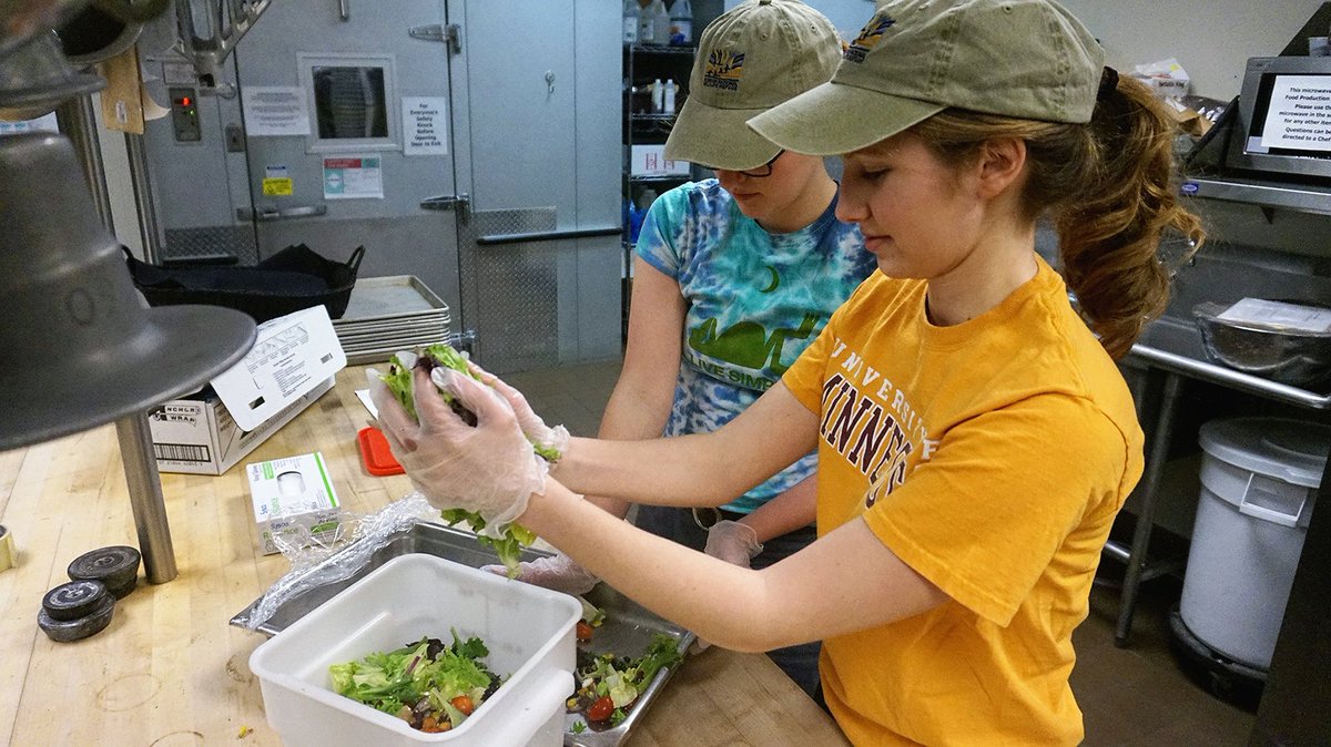 FoodRecovery's tweet photo. Huge congrats to our chapter at @LawrenceUni for making their paper @TheLawrentian! 🎉🎉🎉
#frn #foodrecoverynetwork #frn2mil https://t.co/BYbTA2F7Z7