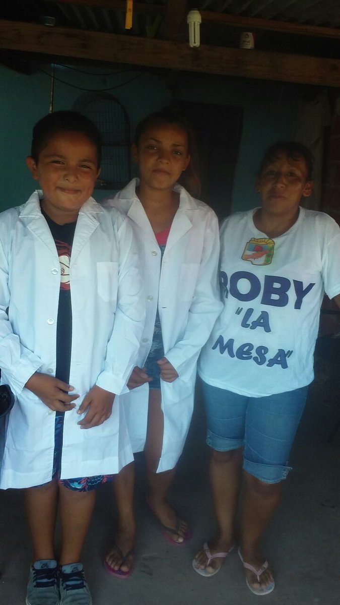 RDenuchi's tweet image. Algunos de los guardapolvos entregados esta semana..