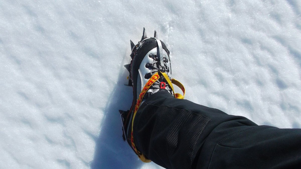 Nuestro amigo <a href="/00SANCHEZ00/">Alberto Sánchez</a> de <a href="/AsociacionB612/">Asociacion B612</a> , ya probo sus botas nuevas unas Eclipse III Gtx de <a href="/Hanwag1921/">HANWAG1921</a> con  muy buenas sensaciones.