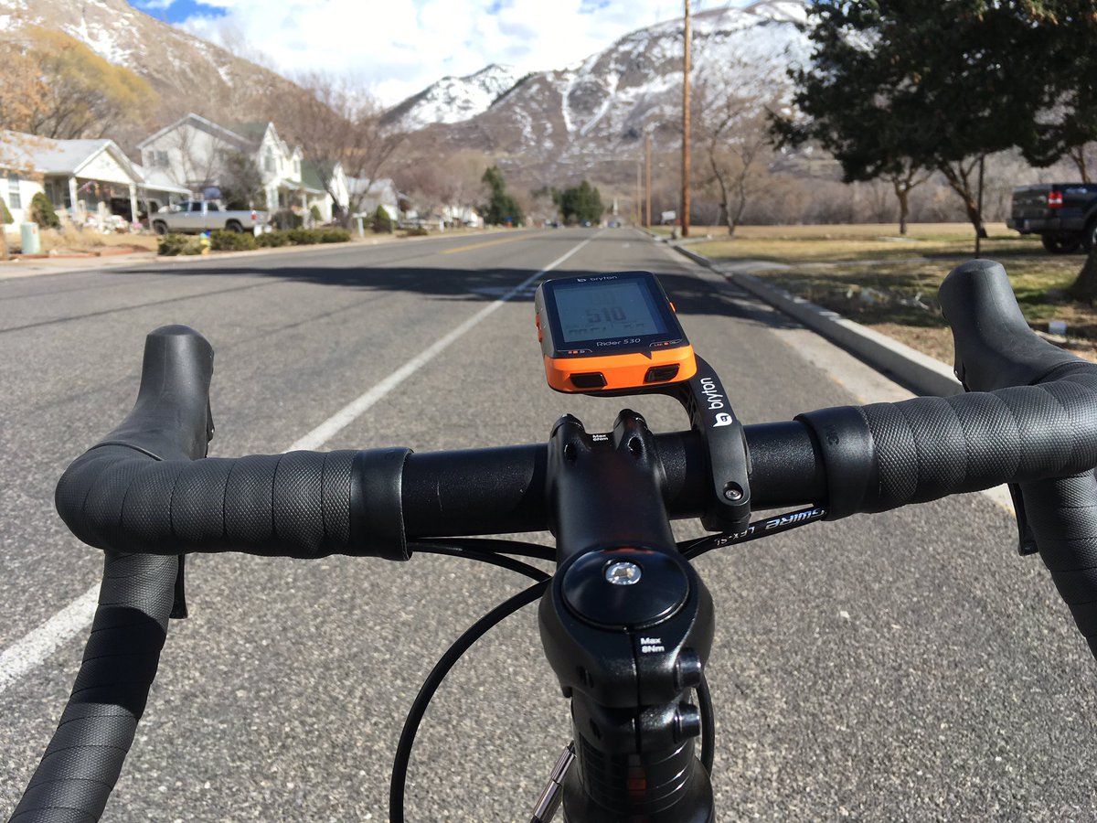 thomasblair121's tweet photo. Cycling in 40mph winds https://t.co/mOKc7FcvME