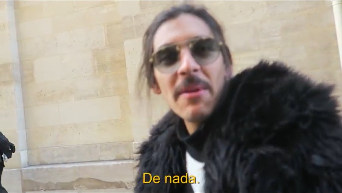 j_ustbreathe_'s tweet image. Le pupu le mato le guagua. JAJAJAJA 

#JuanpaZuritaEnParís