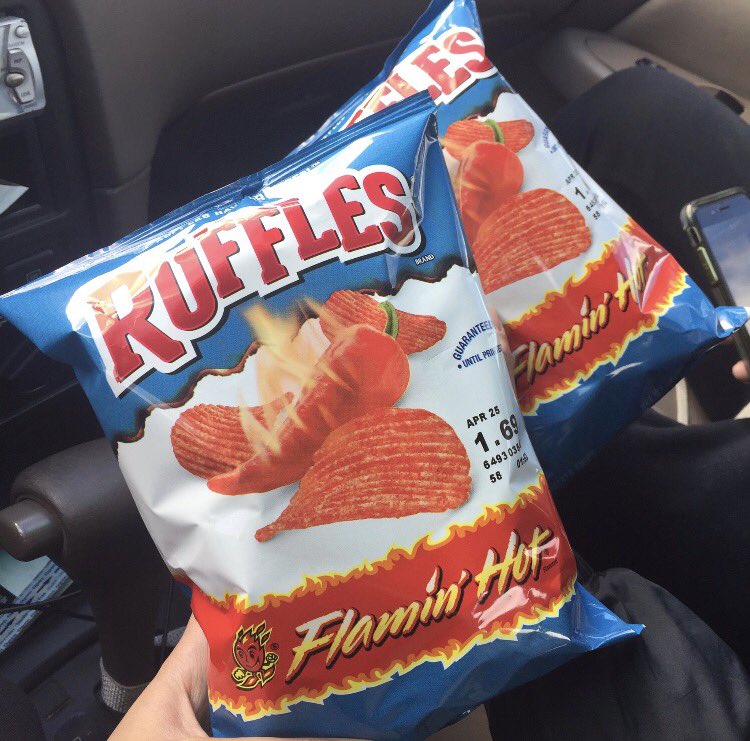 iChoyy's tweet photo. If anyone can lmk where I can find these flamin hot ruffles in sf, I swear, I will love you ❤️😬 #dinnertoo https://t.co/0WiKX2tMJY