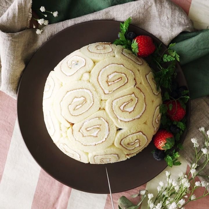 SpecSouthEnd's tweet photo. Would you pair this cake with ice cream? If so, what flavor?
Save this recipe: https://t.co/9Gh67KRBR6 https://t.co/5jURB3hF8x