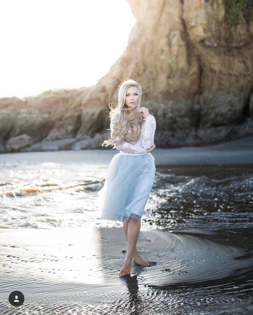 TheBluList's tweet image. Obsessed with this shoot from @tylerrye_
@stephanie_danielle 
skirt @blisstulle 
lace top … ift.tt/2l5qSxV