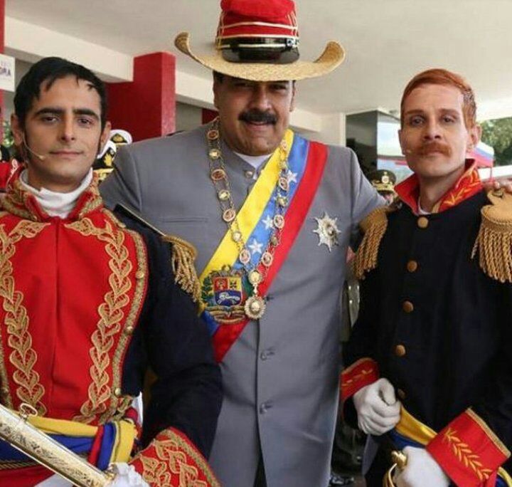 Slava_Zambrano's tweet photo. Los Bs 700 millones aprobados para la celebración del #Carnaval no incluyen mi disfraz ni el de mis camaradas @NicolasMaduro https://t.co/dNtojQPnIj