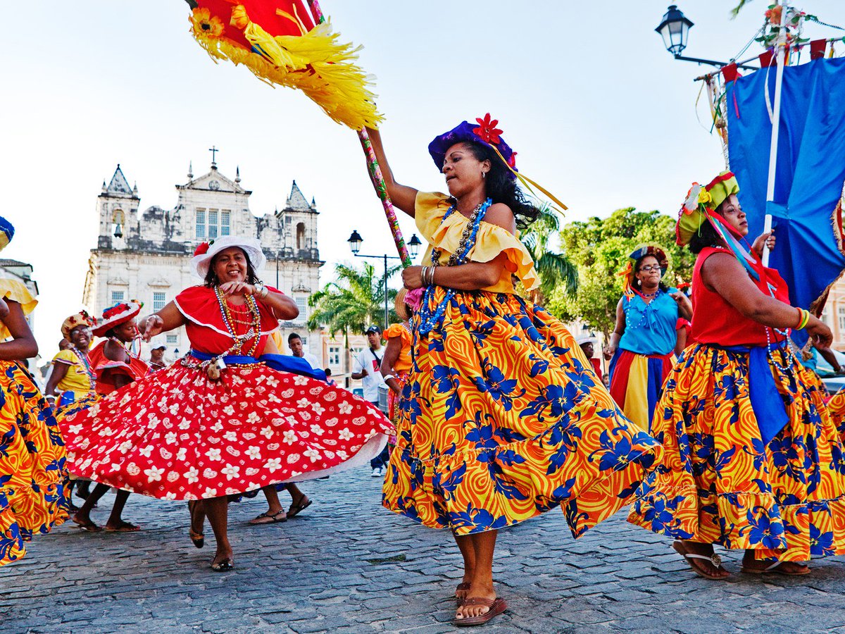 escapebeyondTBG's tweet photo. Experience the very best of #Carnival 2017 in these #destinations @CNTraveler https://t.co/7tL9pne1n2 https://t.co/P30fUMiBId