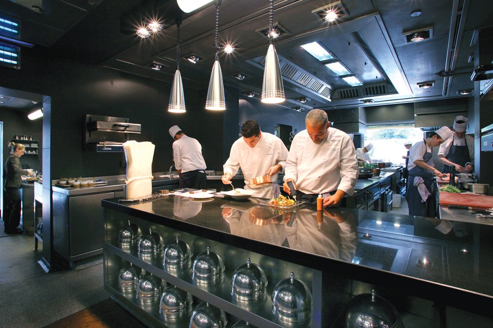 escapebeyondTBG's tweet photo. These are the most exquisite #restaurants in #Barcelona that you must eat in @HarperTravel  https://t.co/uN8Y7rm58p https://t.co/svyEoU7Y2q