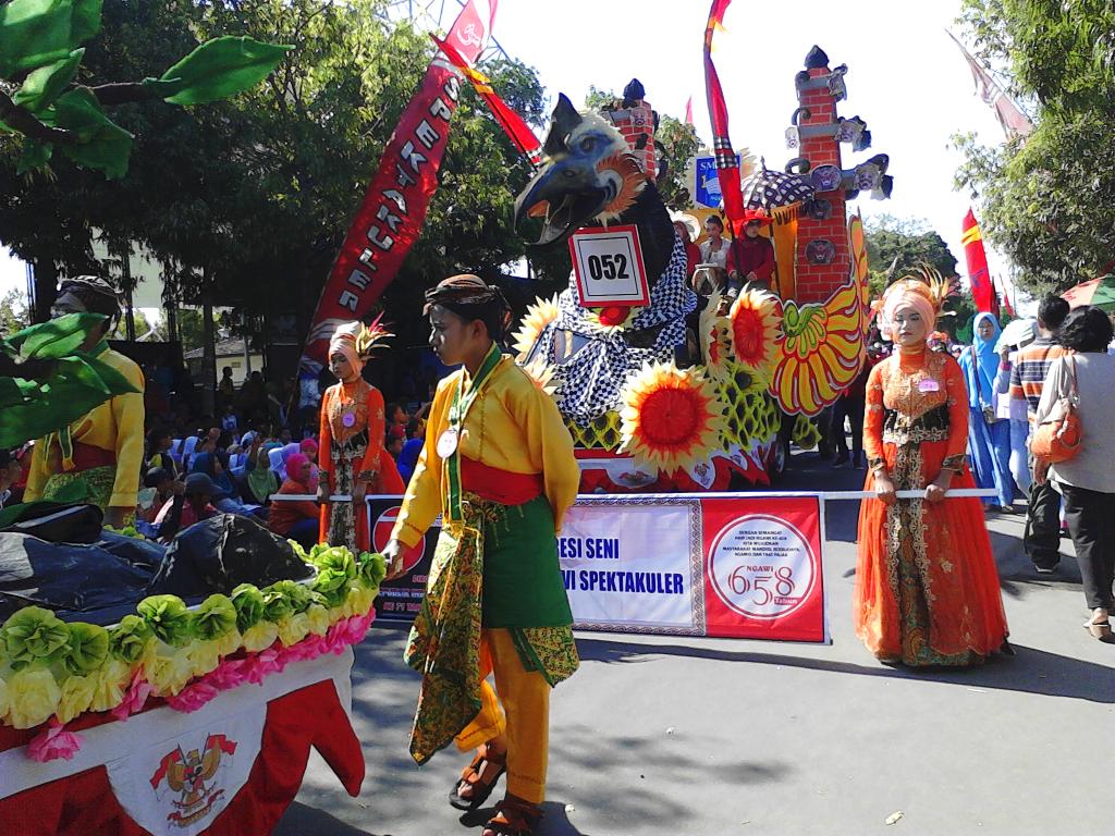 Ngawi Carnival "Bumi Orek - Orek" Lestarikan Budaya Daerah Ngawi tercinta <a href="/IMS_NET/">IndonesiaMorningShow</a> # IMS_KARNAVAL