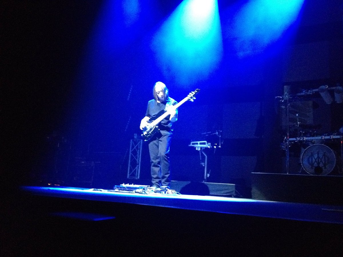markbredius's tweet image. Photos of the Dream Theater show at the @013 earlier this month. 😎