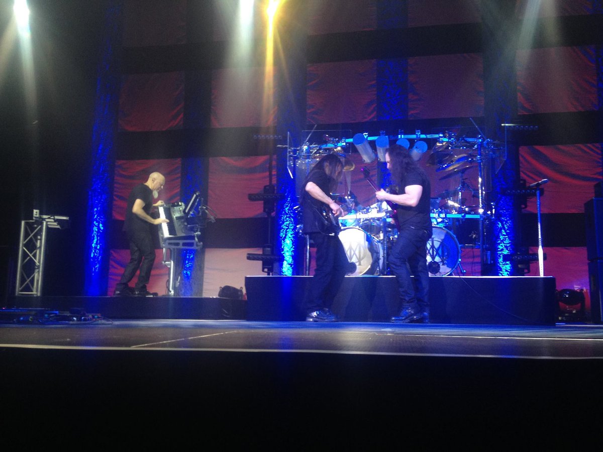 markbredius's tweet image. Photos of the Dream Theater show at the @013 earlier this month. 😎