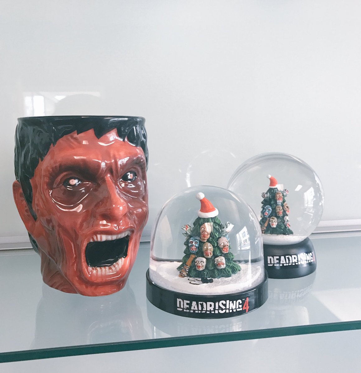 rlycoolswag's tweet photo. very awesome #deadrising4 swag we produced last year! #capcom https://t.co/BgK4IEjSa1