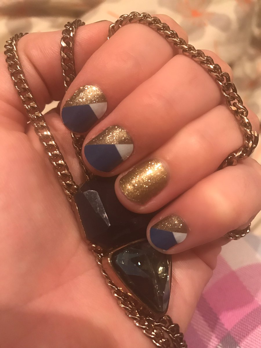 Lmvsocial's tweet photo. The soon to be retired #Devotedjn with #GoldSparklejn 
#goinggoinggone #retiringwraps2017 #bellejam #jamberry https://t.co/J7PDoXkNZb