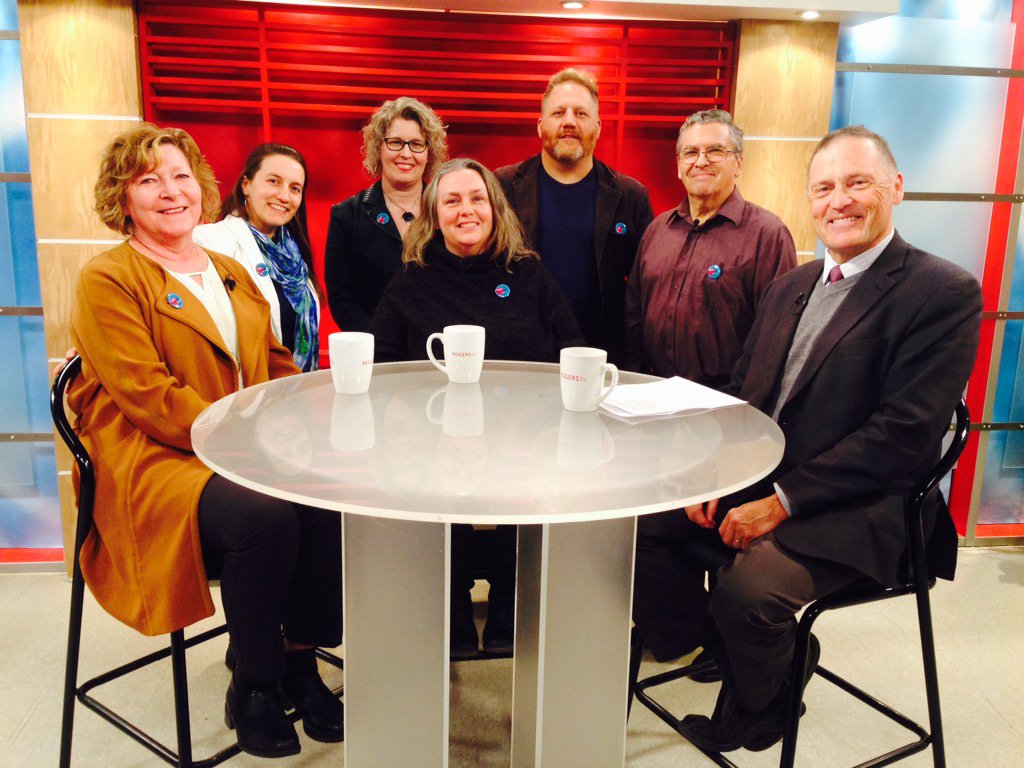 TalkLocalGuelph's tweet photo. Tune in tonight on #talklocal as we chat with @10Carden! Join the conversation and tweet us your questions and comments! #rogers #guelph https://t.co/v9RzDS3wFa