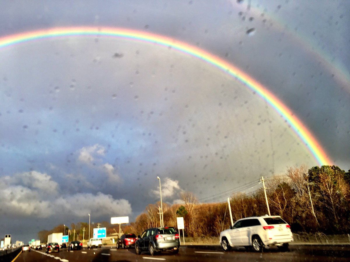 Angiecaps's tweet photo. Spectacular 🌈❤ @MemphoNewsLady @AOnek_WREG3 @RonChilders @spencerstorm5 @joeysulipeck @memphisweather1 https://t.co/KKDEqxLbuB
