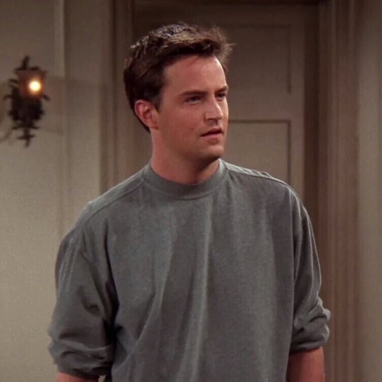 Чендлер друзья. Чендлер хэллоу. Чендлер бинг друзья. Про чендлера. Про чендлера.