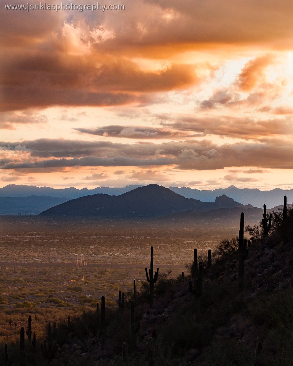 JonKlas's tweet photo. #CamelbackMountain in central #Phoenix, AZ viewed from McDowell Sonoran Preserve. #CanonBringIt #photography #Hike https://t.co/D6xWAusOa6