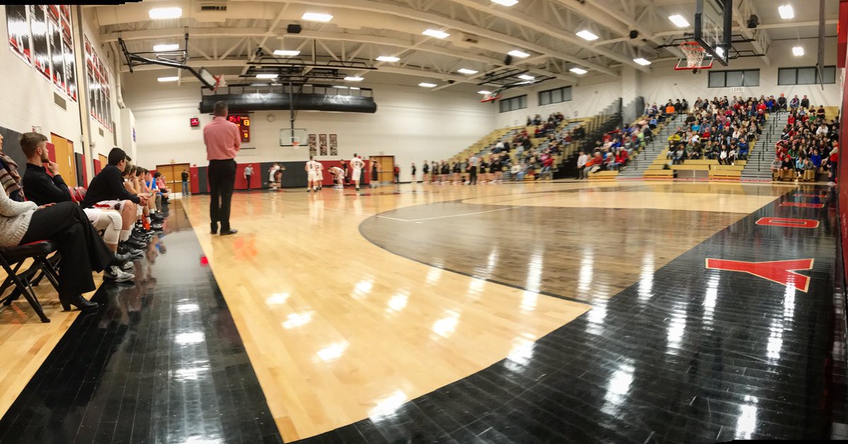 alexbrasky's tweet photo. Made the move to Le Roy HS where the Knights are leading Holley 32-16 at halftime #SectionV #ClassC1 #BoysBasketball https://t.co/yOz00uKtNK