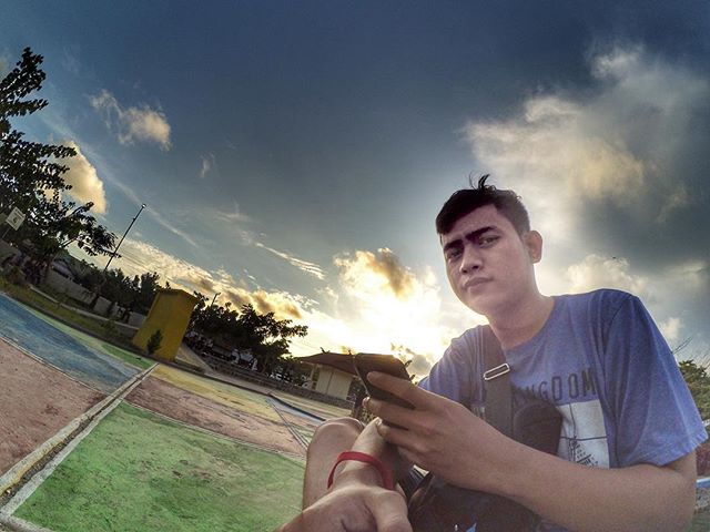 indrawansandi's tweet photo. Semangat pagi langit indonesia bagian timur. https://t.co/AU4HAOPL62 https://t.co/3LojhdTmry