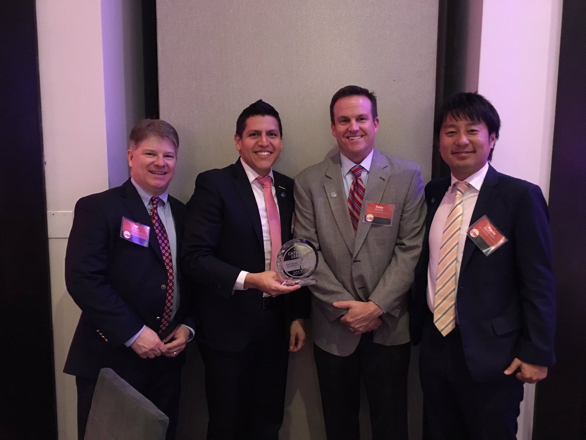 MedTechMarketer's tweet image. Best in KLAS Awards Reception. FUJIFILM wins best PACS in Latin America. #himss17 #KLASresearch