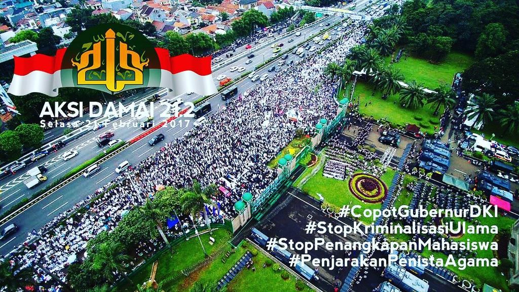 math_om's tweet photo. Aksi Bela Islam 212 2017 https://t.co/xDG5VlzYhA