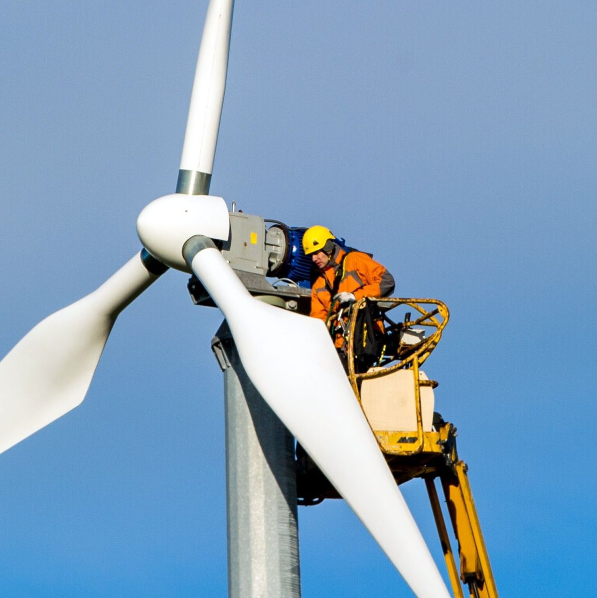 SmartBrief's tweet image. Trending on SmartBrief: Analysis: Strong US wind industry is creating #jobstability bit.ly/2lk2dIs #windenergy