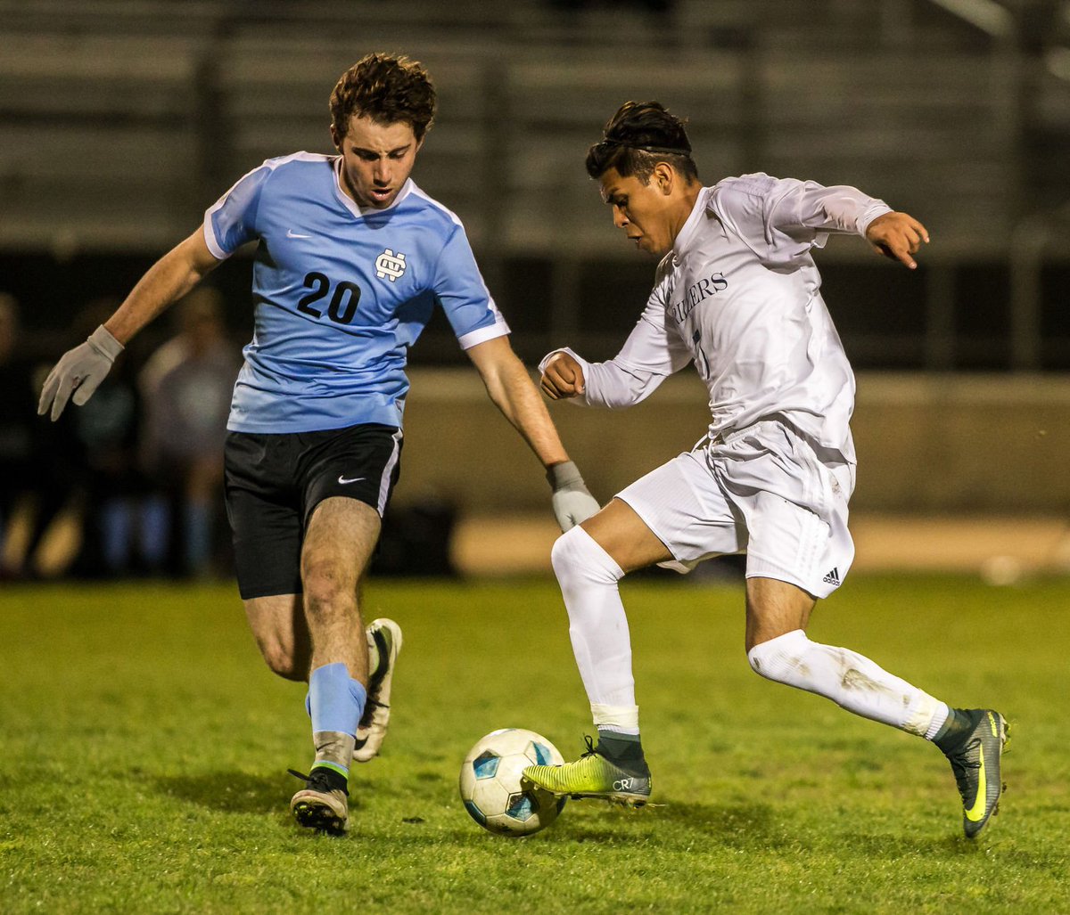 Clovis North spoils another playoff run for BHS.
bakersfield.com/sports/clovis-…
