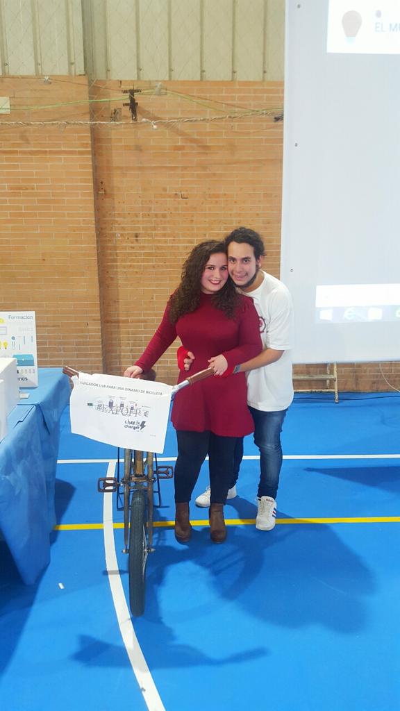 mikirauls's tweet photo. Nuestras bicis donadas a la ciencia en la @expofp2017 #expofp en los @salesianotriana @mikirauls!!! https://t.co/VZp1lPpP4t