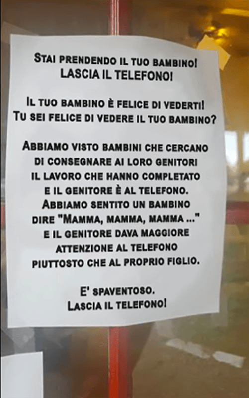 RollTime_'s tweet photo. "Basta telefoni!" Il cartello diventato virale https://t.co/ftadxqwJ0a https://t.co/fNIpDCQij9