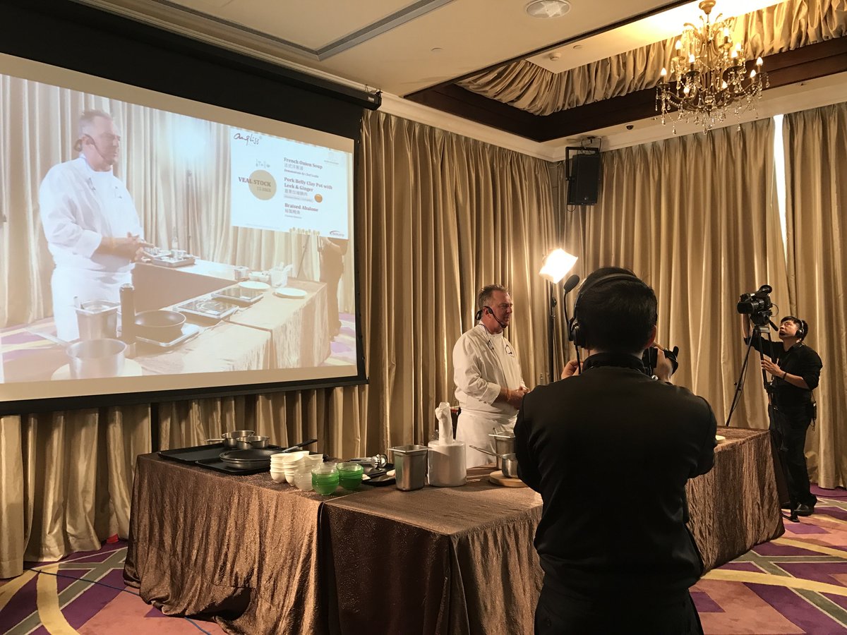 AnglissMacau's tweet photo. Thrilled to invite Chef Leslie, demonstrated and shared his thoughts, recipes and passion for #BoneRoaster s' products yesterday! https://t.co/m3M7feYhfT