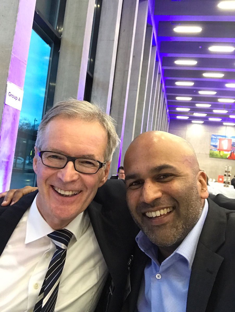 realmanojgeorge's tweet image. Nach der Arbeit folgt der Spaß auf der #doxnet Party. Das deutsche Management.