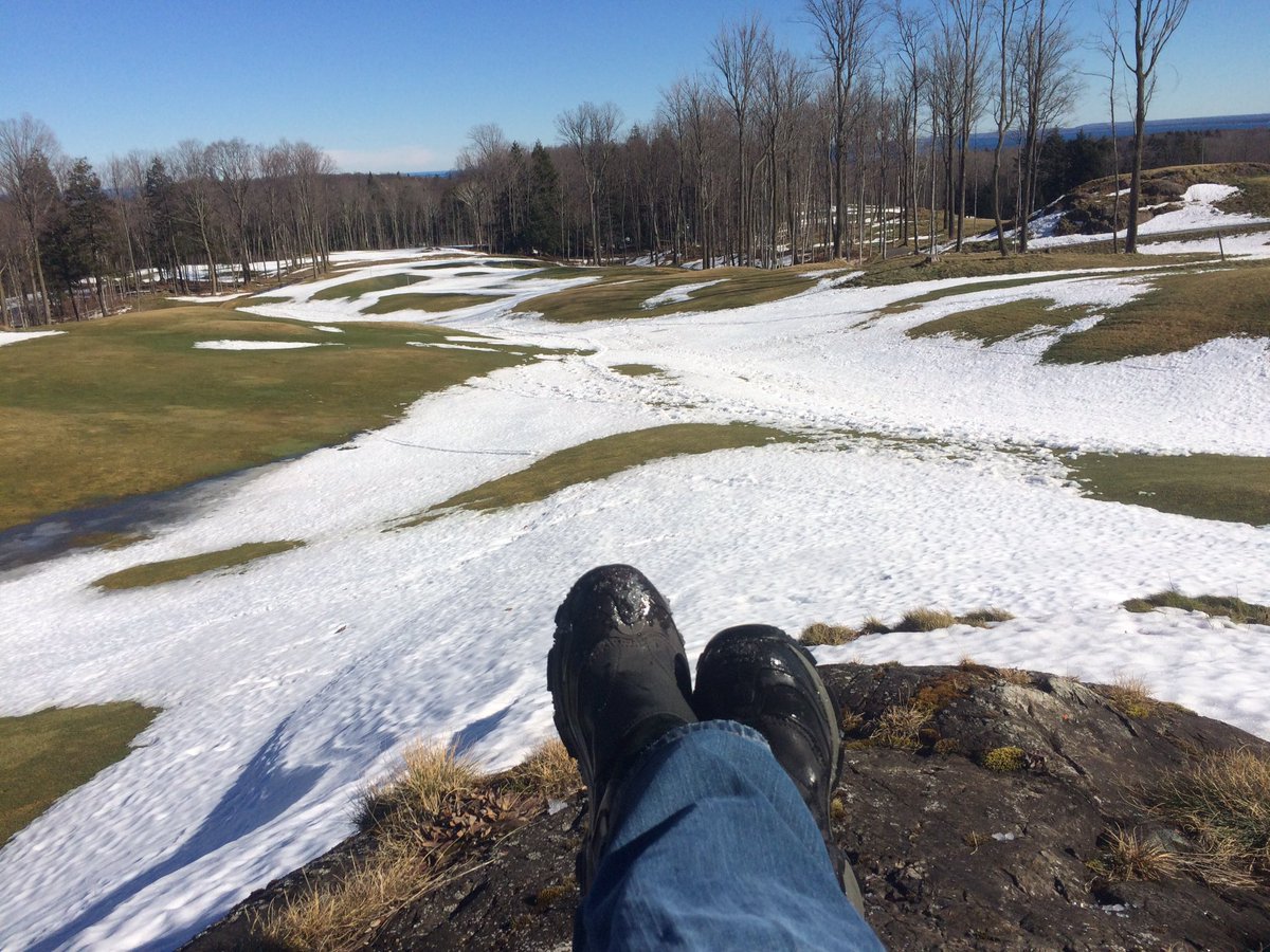 MarquetteGolf's tweet photo. First time I've ever competed a course evaluation in February with no snowshoes #crazyweather #winterwillreturn #marquettegolfclub https://t.co/s4EMD9Zz51