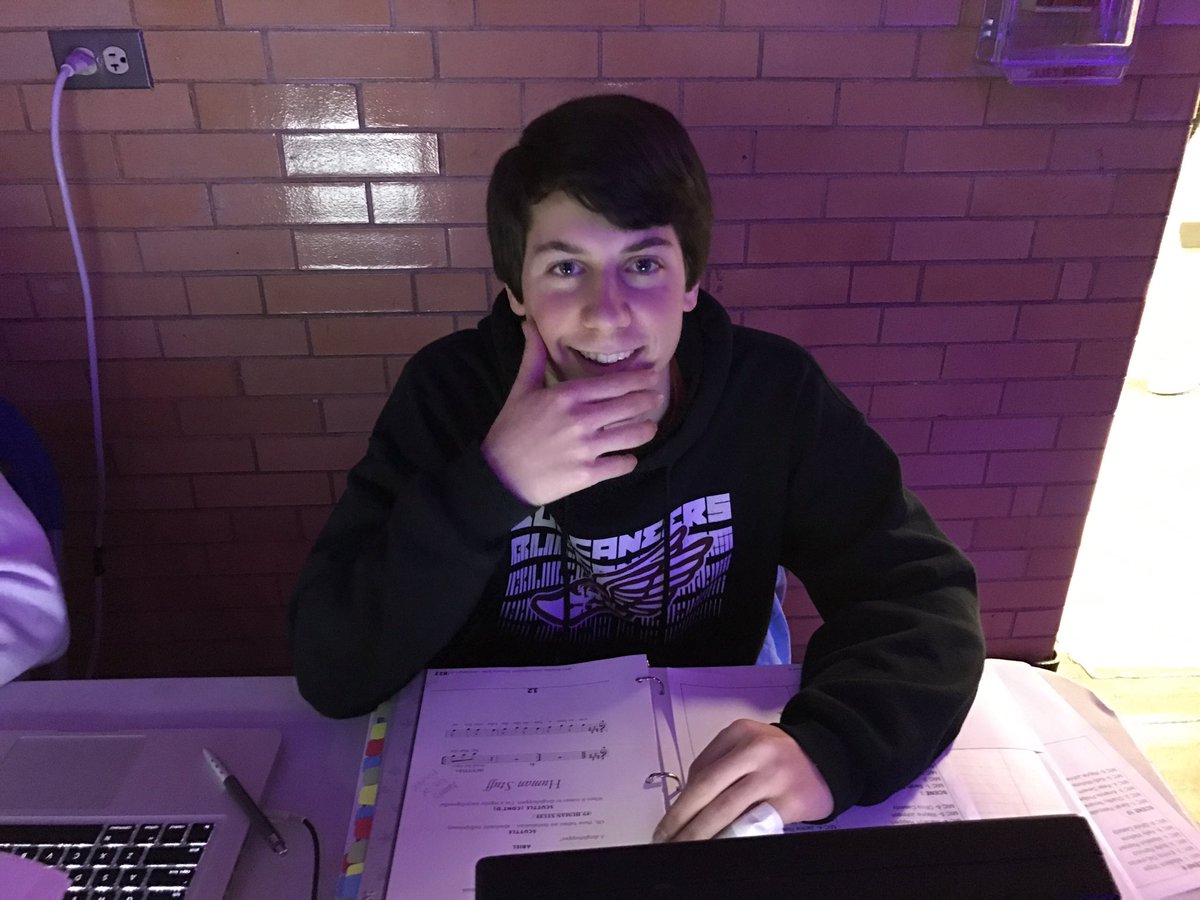 MPSTheater's tweet image. Look who's back at the sound table!!! Love having alumni come to help!! #littlemermaidjr #markhamplacealumni #commandcenter