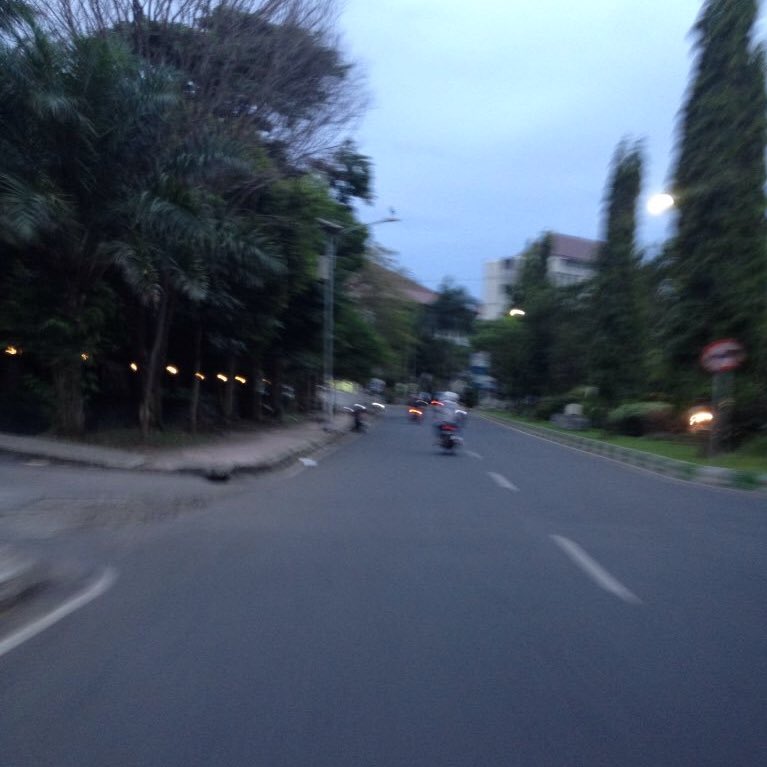 17.27 Jl Veteran terpantau lengang-klaramkom1 <a href="/Edunewsfm/">EDUNEWS FM RADIO</a> <a href="/official_itv/">Indonesiatv</a> #trafficmalang