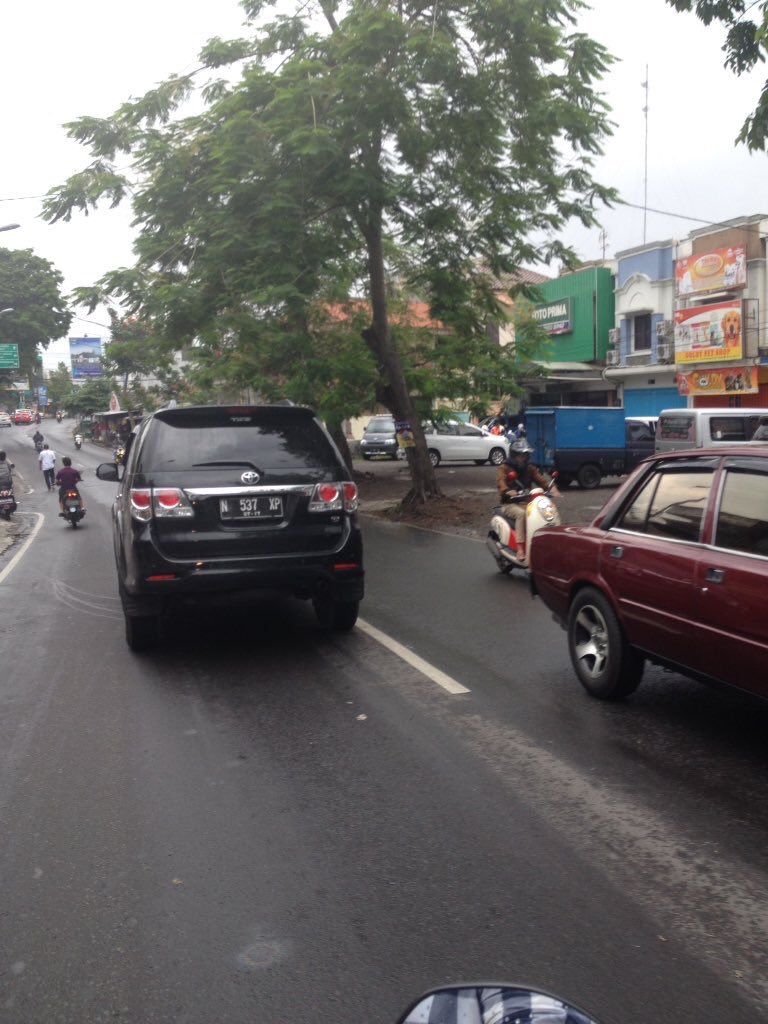 14.06 Jl Terusan Bondowoso terpantau lengang-klaramkom1 <a href="/Edunewsfm/">EDUNEWS FM RADIO</a> <a href="/official_itv/">Indonesiatv</a> #trafficmalang