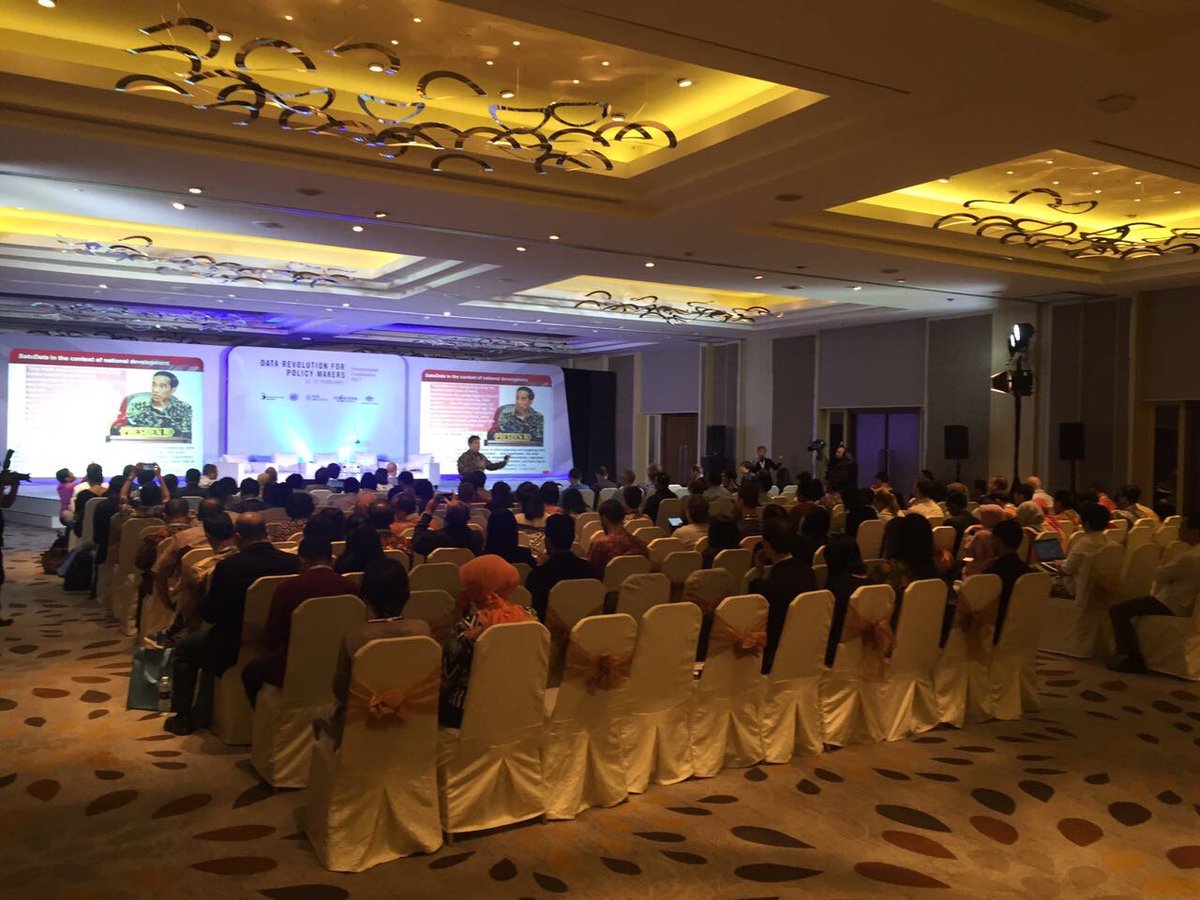 UNGlobalPulseAP's tweet photo. #SatuData journey: becoming integrated, structured and open - nice start to #Data4Policy day two @yanuarnugroho cc @ODLabJkt https://t.co/OdwNjKaUE5