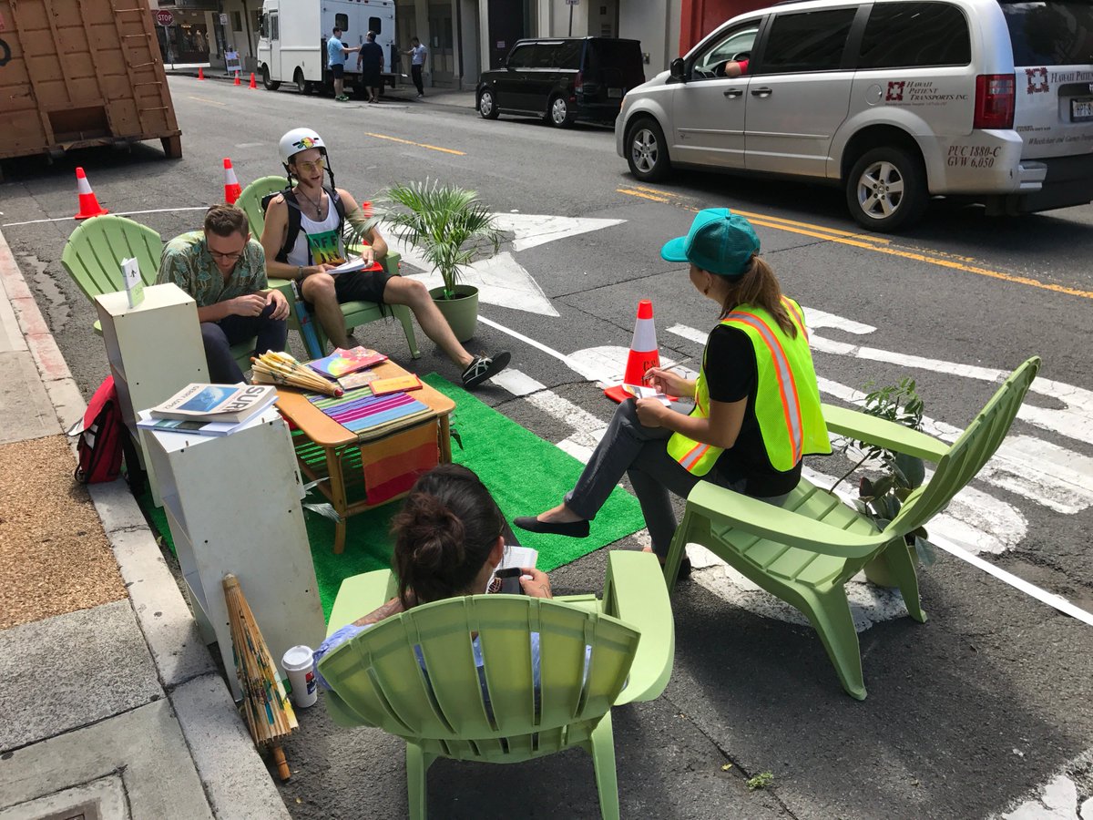 catehoku's tweet photo. Pop-up #library reclaiming underutilized space in #Downtown #Honolulu.
#librarylife #completestreets #tacticalurbanism https://t.co/AYOSEOOZ5i